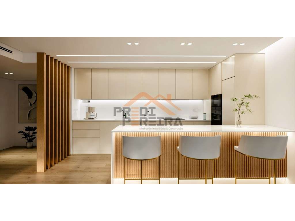 Apartamento T3, com varanda e parqueamento para duas viaturas, situ...-5