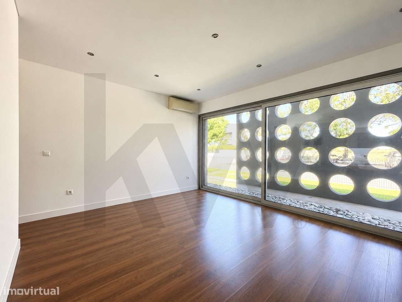 Moradia Isolada de Luxo, T5 com Piscina para a venda em Santo António-9