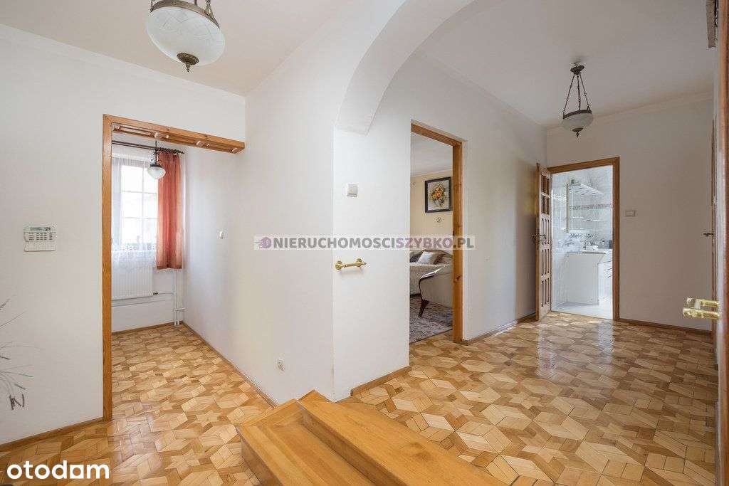 Duży Rodzinny dom na Włochach.-11