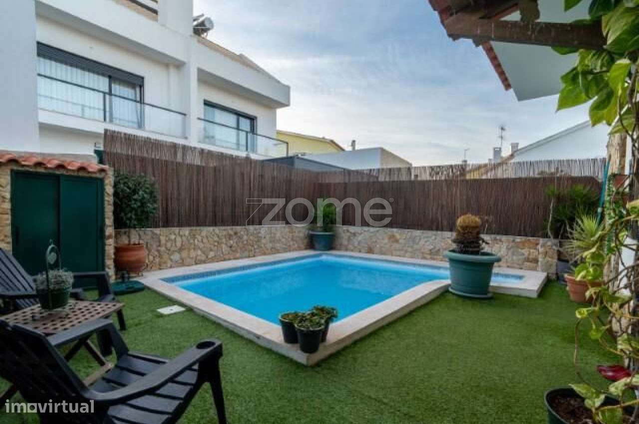 Moradia T3 com piscina na Quinta do Conde - Grande imagem: 2/24