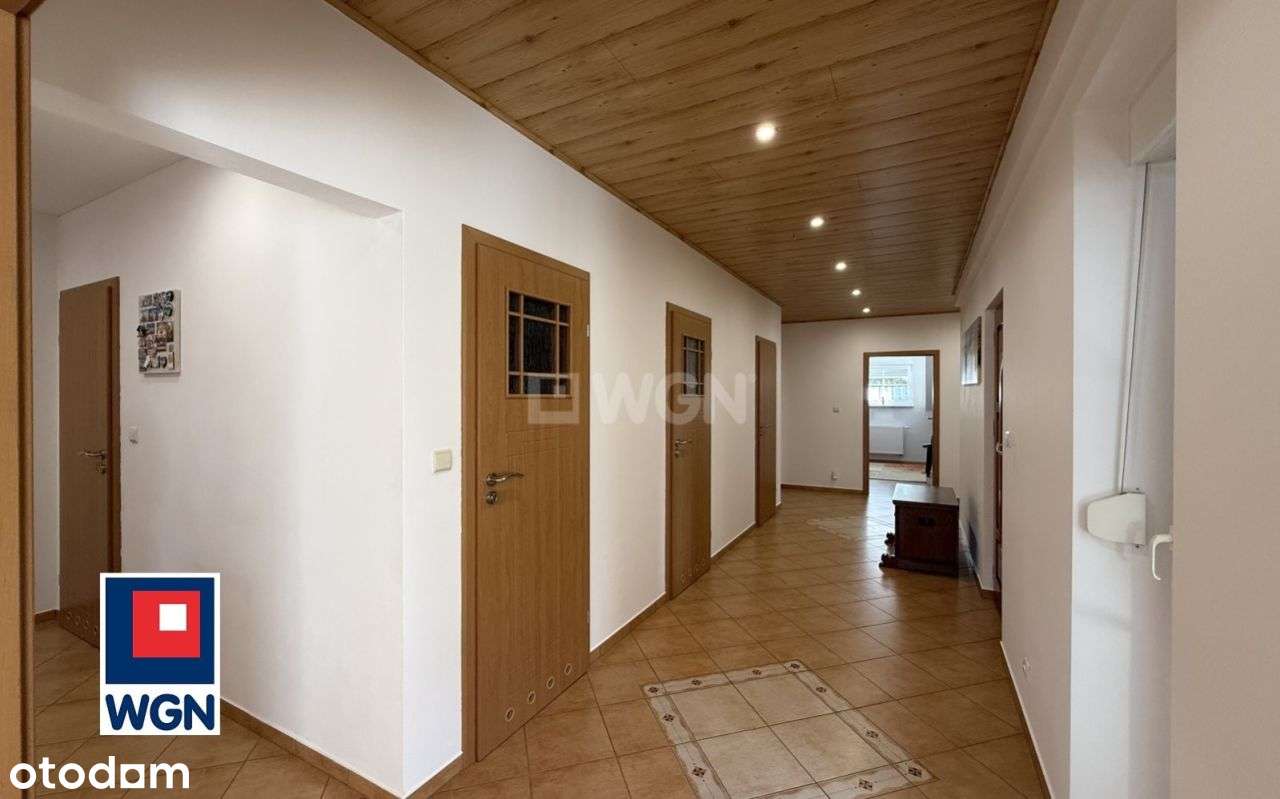 Dom, 345 m², Wrocław-4