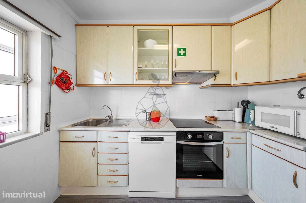 Apartamento de 2 Quartos com Vista Mar e Piscina  a 300m da Praia da R-11