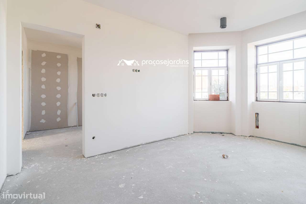 Moradia T3 com História, Conforto Moderno e Proximidade à Praia-18