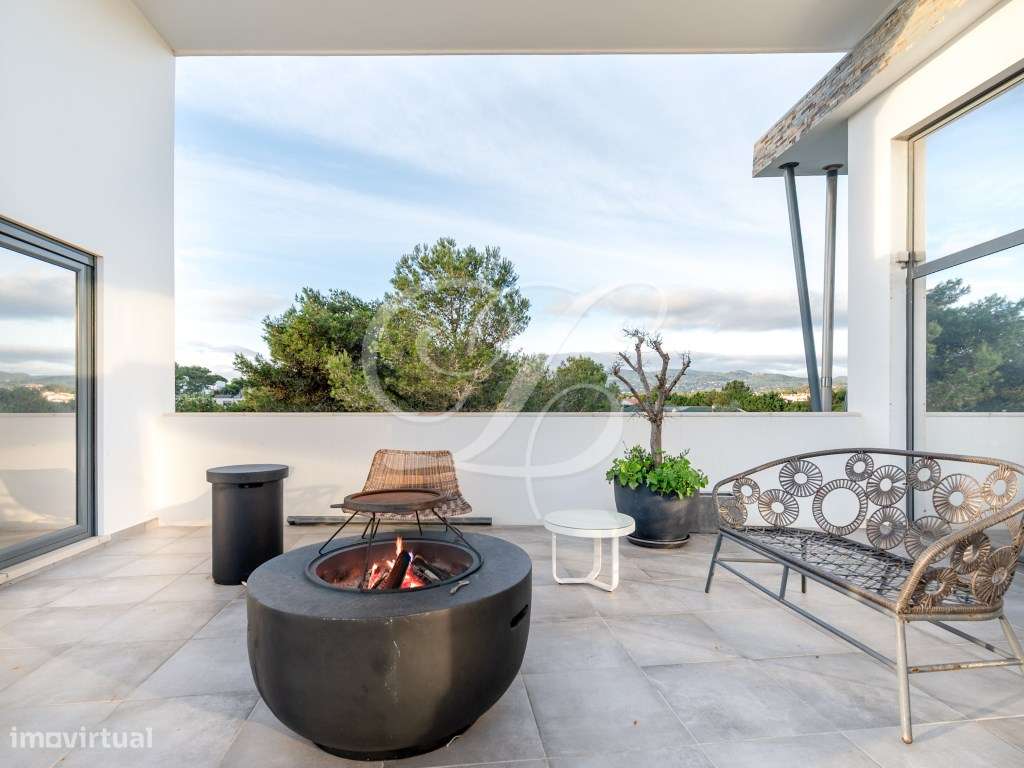 Moradia T4+1 com piscina, jardim relvado e área de barbecue | Cascais-59