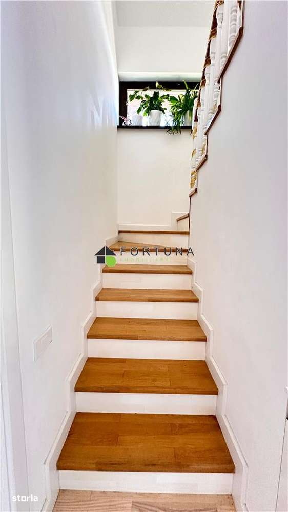 Casa 5 camere constructie noua 440 mp teren Sacele-12