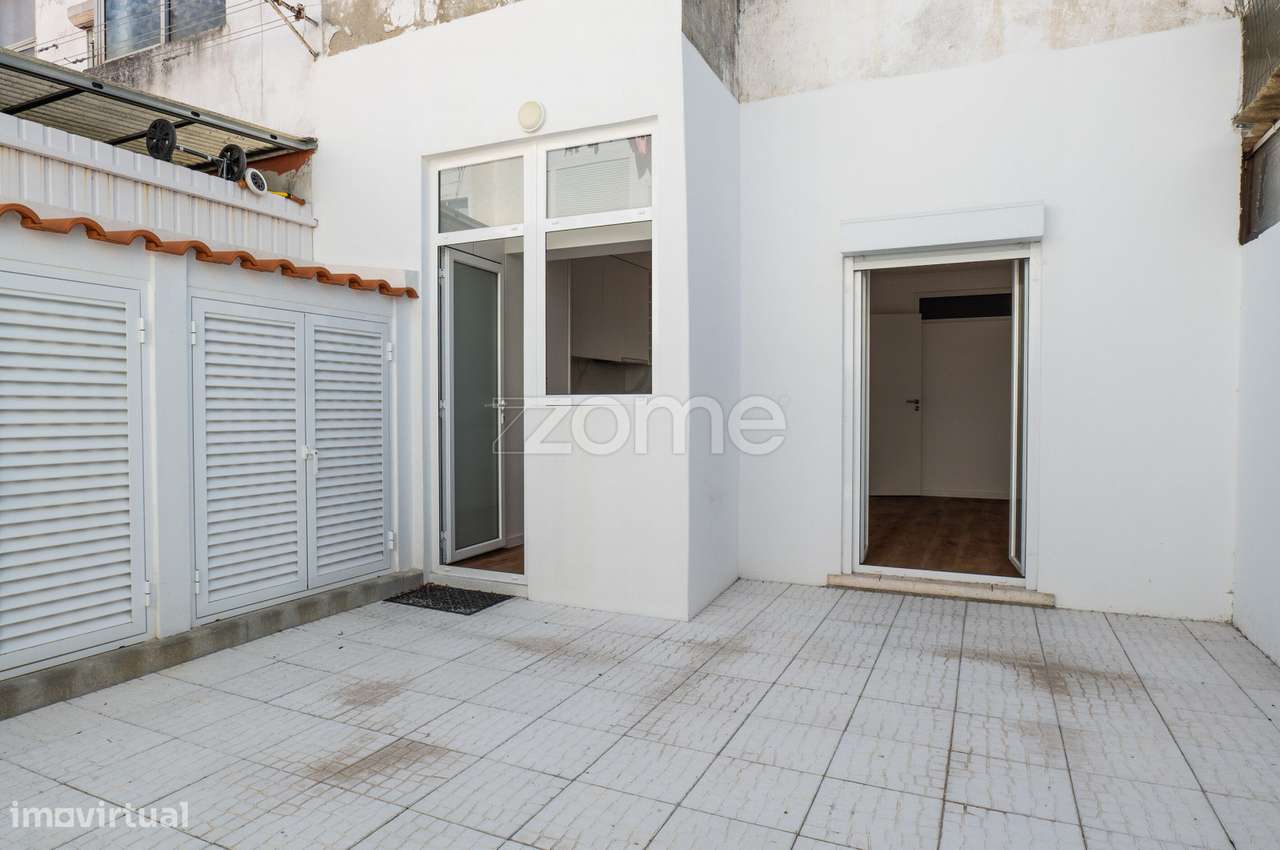Apartamento T1+1 Baixa da Banheira-38