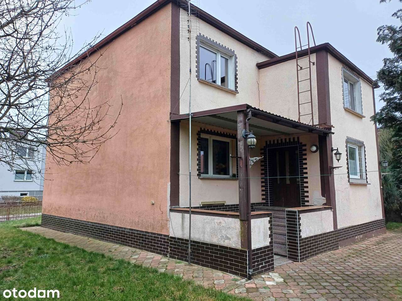 CIESZKÓW - dom wolnostojący, ładna działka - atrakcyjna lokalizacja