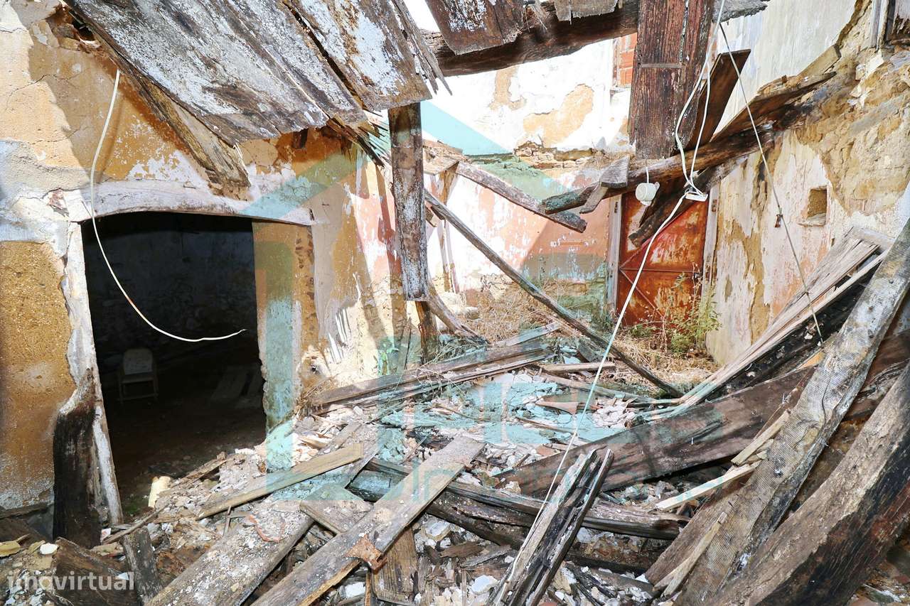 Moradia para recuperar 323 m², dois pisos, 25 minutos de Torres Vedras-24