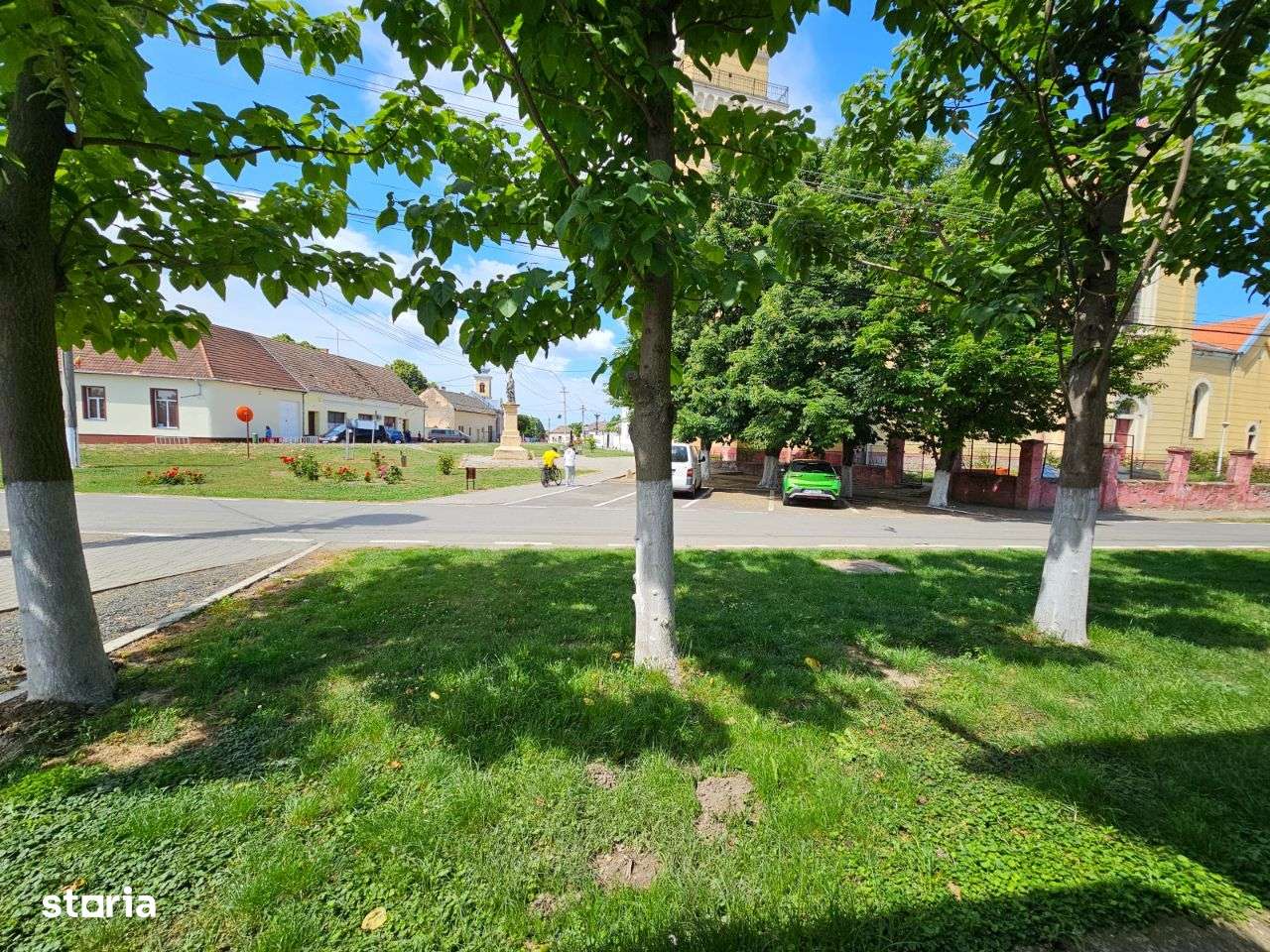 Casa Cenad, centru, lângă biserica catolică. - Imagine principală: 5/10