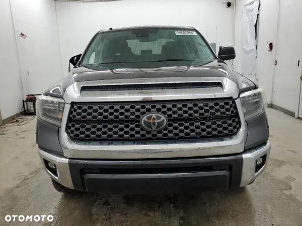 Toyota Tundra - 5