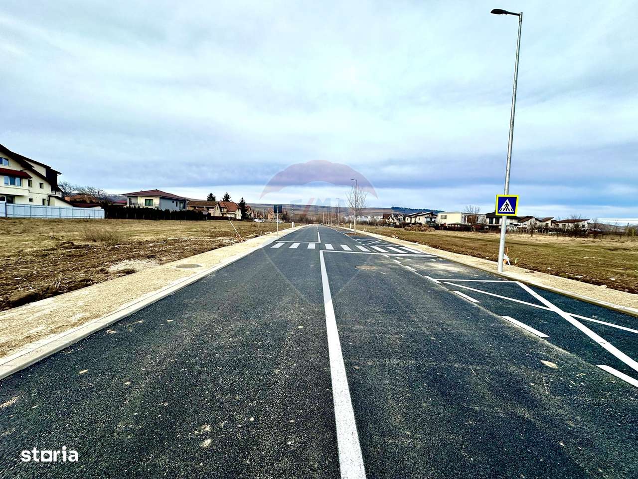 Teren construibil de vanzare in Someseni! Liu!  600 MP-0