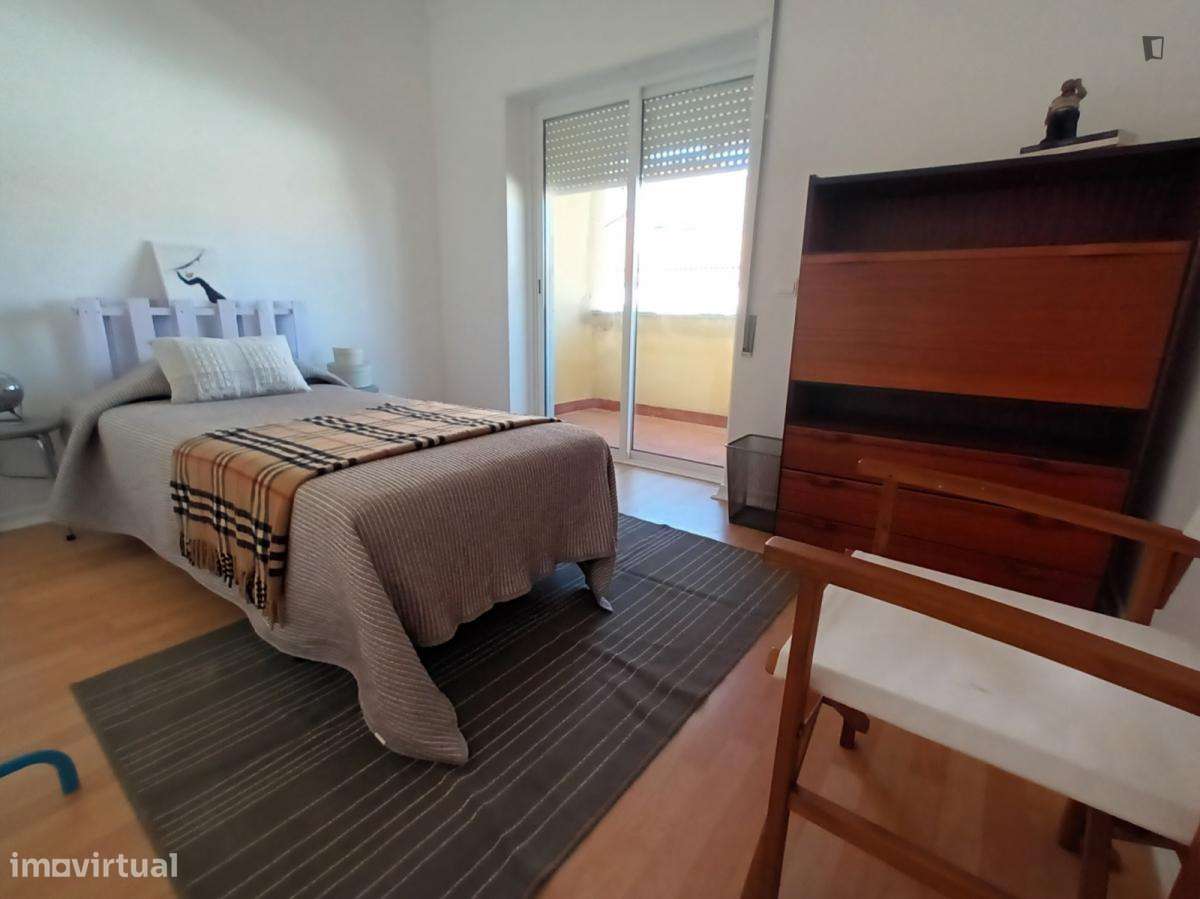 Quarto - localizado em Lisbon - Grande imagem: 4/6