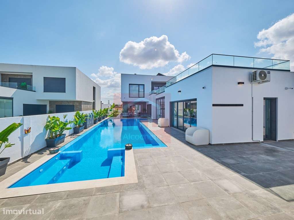 Moradia T5 de Luxo com Piscina Infinita Aquecida e Jacuzzi em Corte...-8