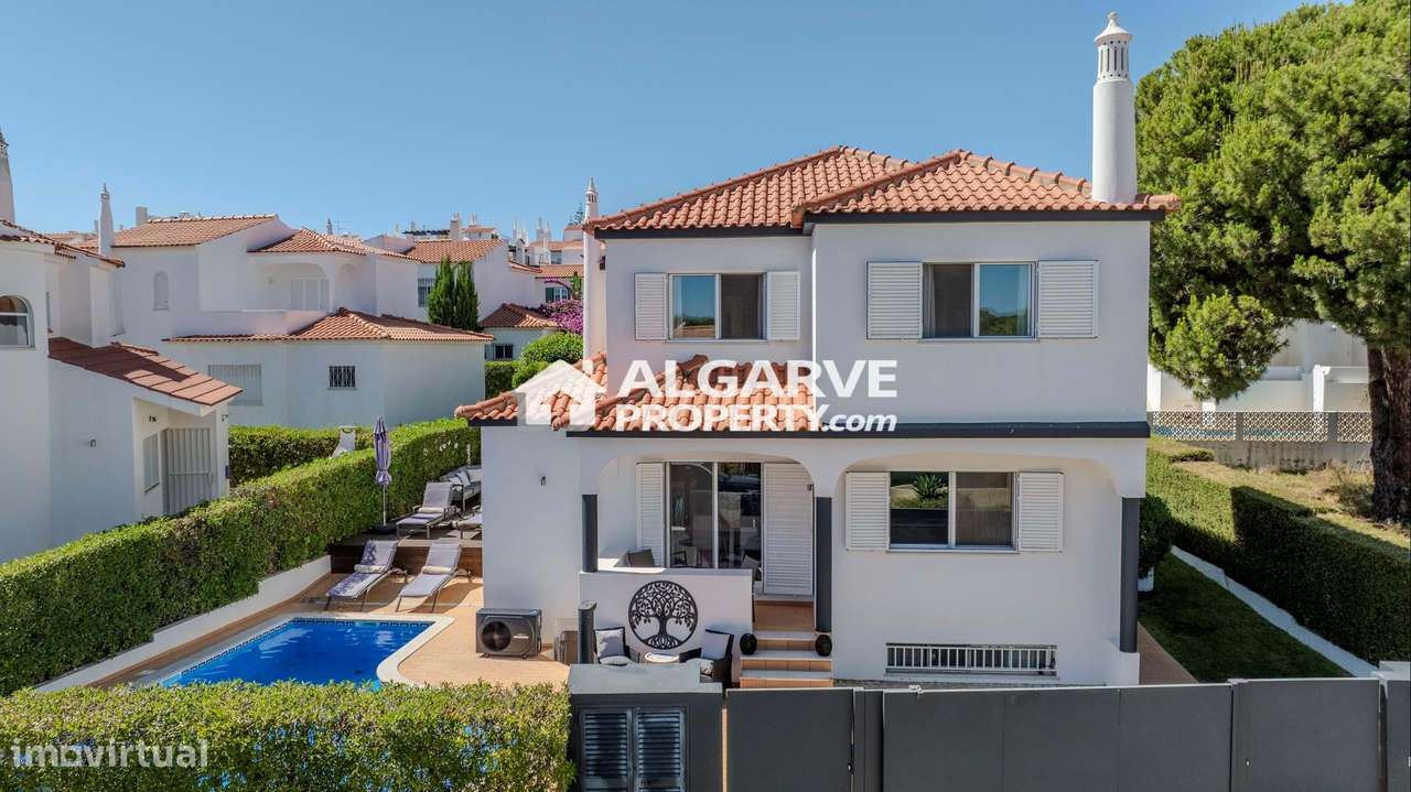 Bonita moradia V4 dentro do campo de golfe e perto de todas as comodid-31