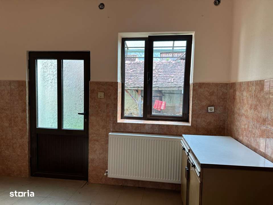 Casa 4 camere suprafata utila 100mp cu teren 400mp spre vanzare in Gur - Imagine principală: 1/8