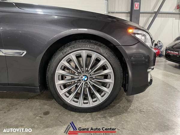 BMW Seria 7 750i xDrive - 30