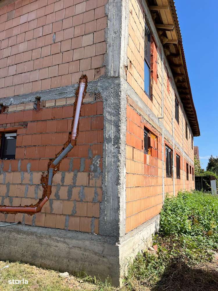 Investiei Haieu casa tencuita interior,instalatii, curent,intabulata-3