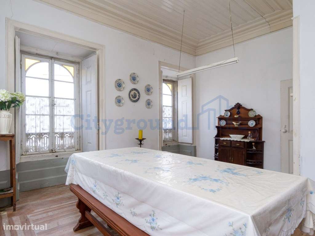 Prédio para renovar junto à praia de São Martinho do Porto-9