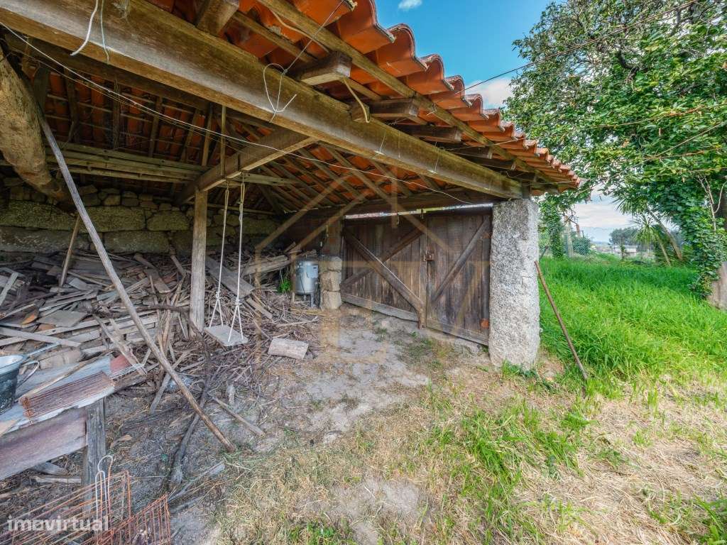 Quinta com Potencial de Expansão | Lordelo - Guimarães-35