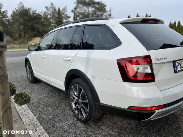 Skoda Octavia Scout 2.0 TDI 4x4 DSG - 3