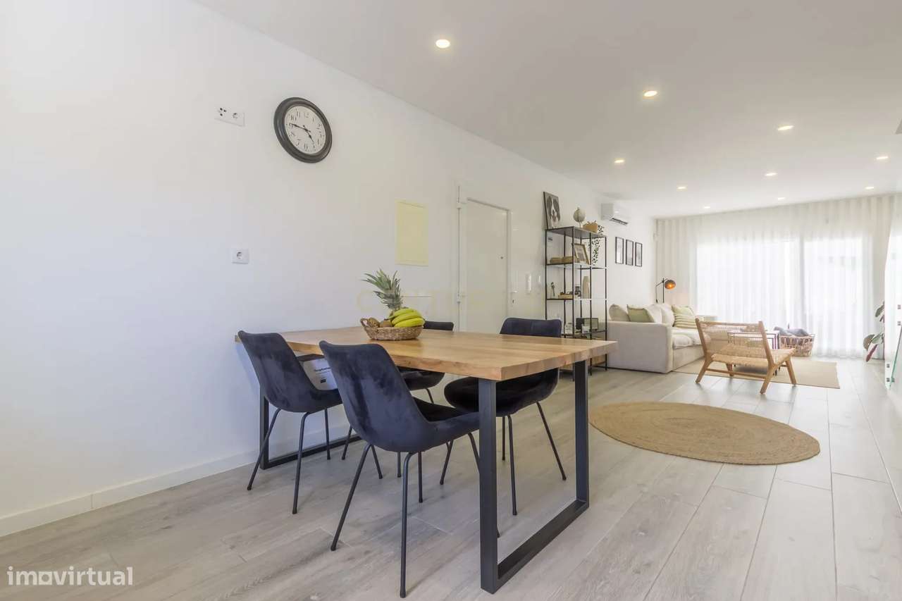 Moradia Geminada como Nova na Quinta do Conde-15