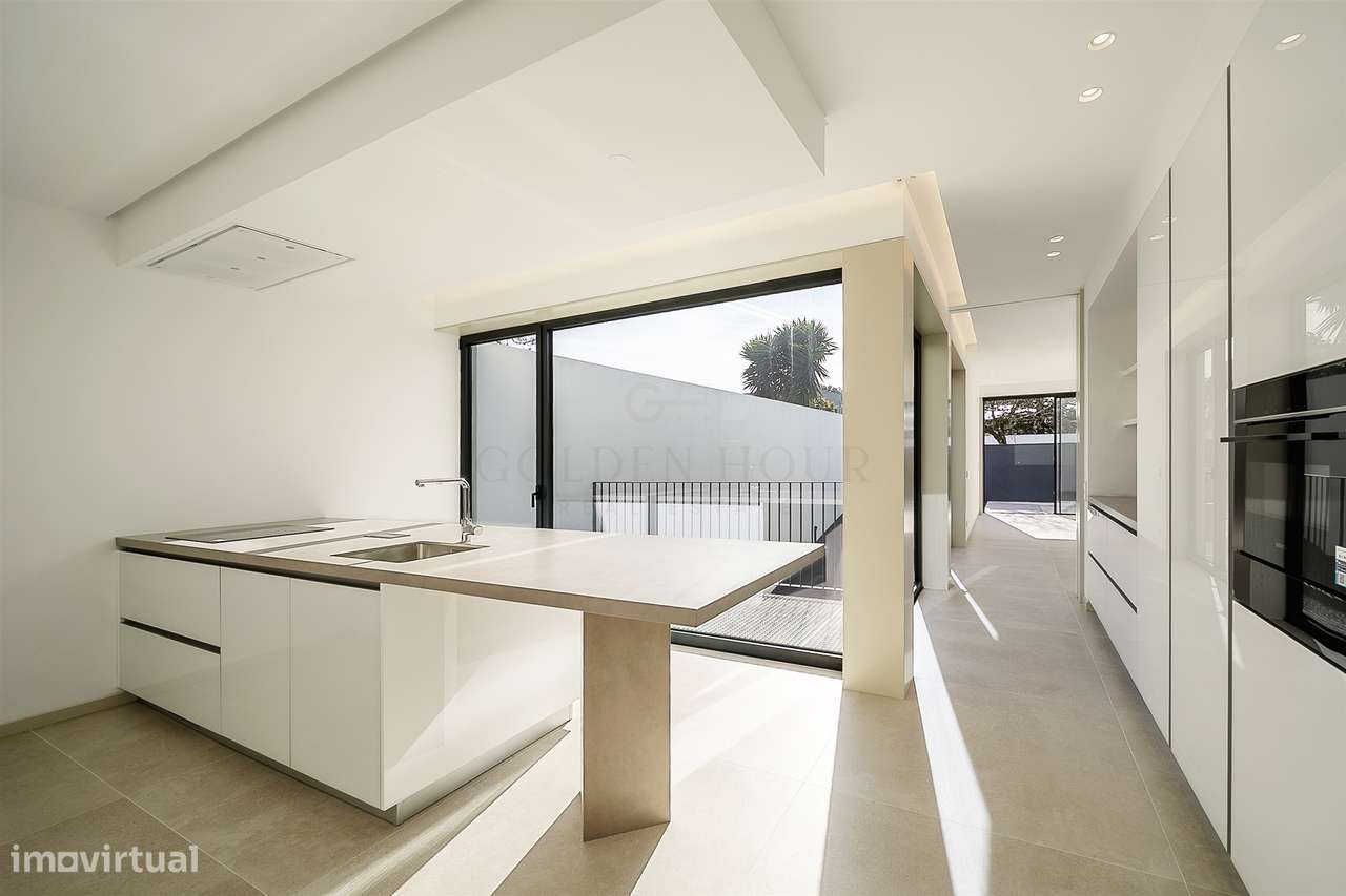 Moradia T4 de Luxo em Canidelo com Vista Mar | Golden Hour Real Estate-53