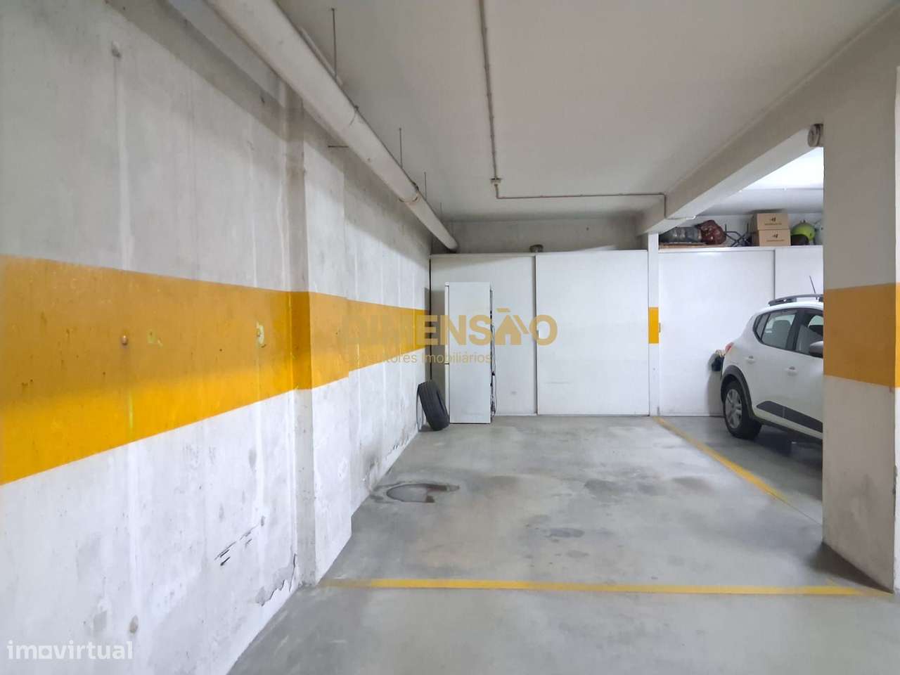 T1 com duas frentes e garagem Ref DCI153B-21