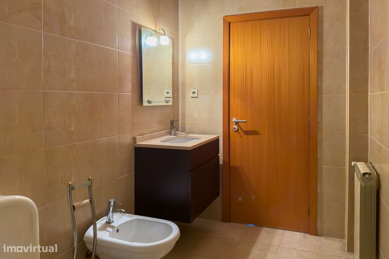 Apartamento T2 com Terraço e Garagem Fechada – Ferreiros, Amares-5