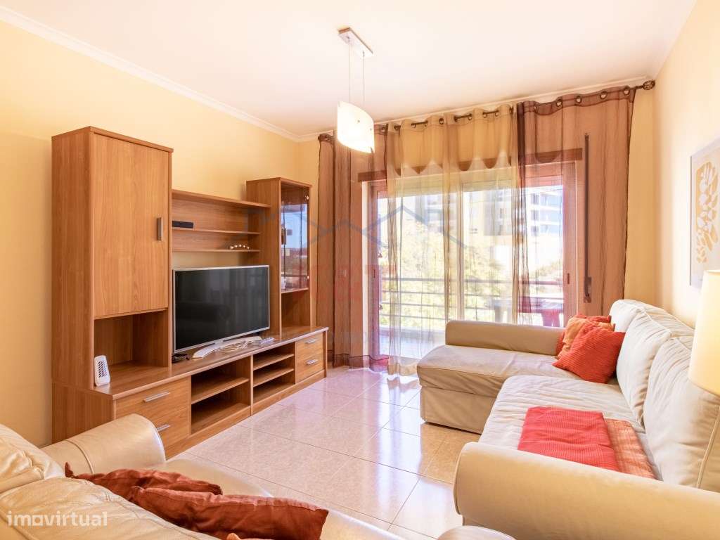 Apartamento T1 com varanda , garagem a 400m do Areal da Praia da Rocha - Grande imagem: 3/17