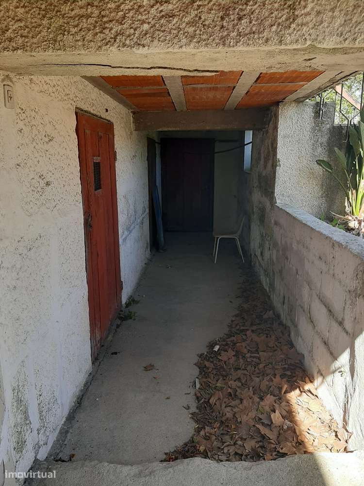 MORADIA E TERRENO CENTRO SÃO MARTINHO RECEZINHOS PENAFIEL-11
