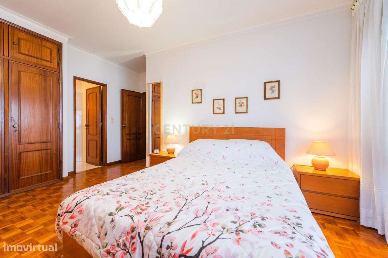 Excelente T4 c/Box | São Domingos de Rana-29