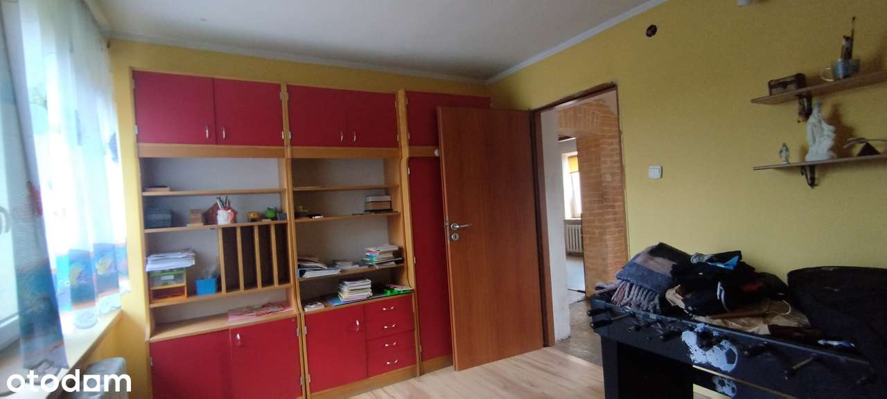 Przestronny z zadbanymi wnętrzami + zabudowania-15