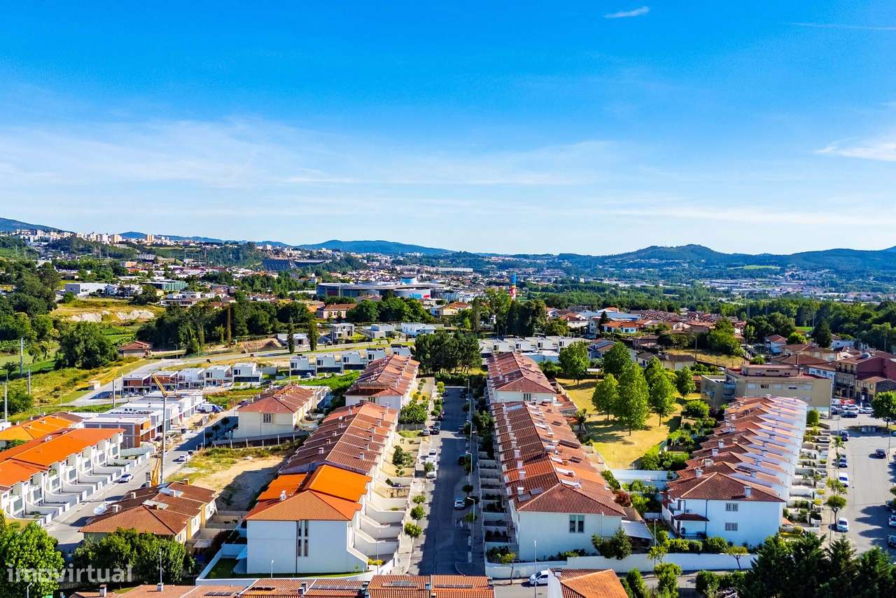Moradia T4 de Gaveto em Palmeira, Braga-52