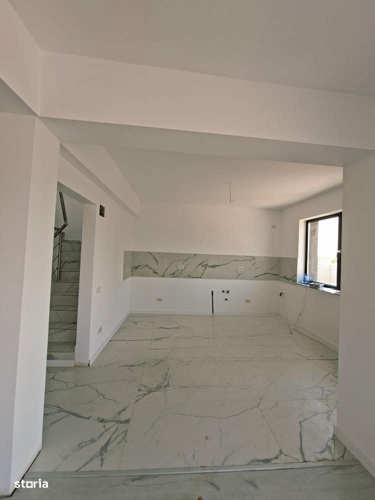 Casa/Vila Parter + 1Etaj/4 camere/Com.Berceni/Comision 0%-8