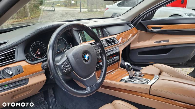 BMW Seria 7 750d xDrive - 18