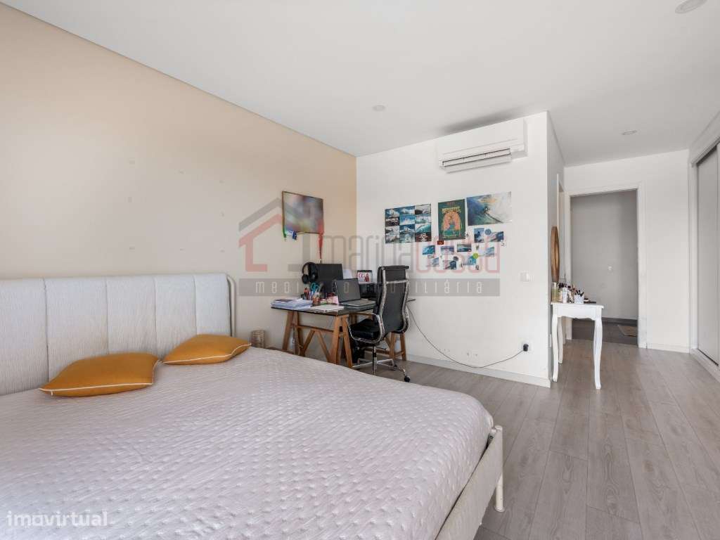 Moradia de Luxo T3 com Piscina e Vista Mar-24