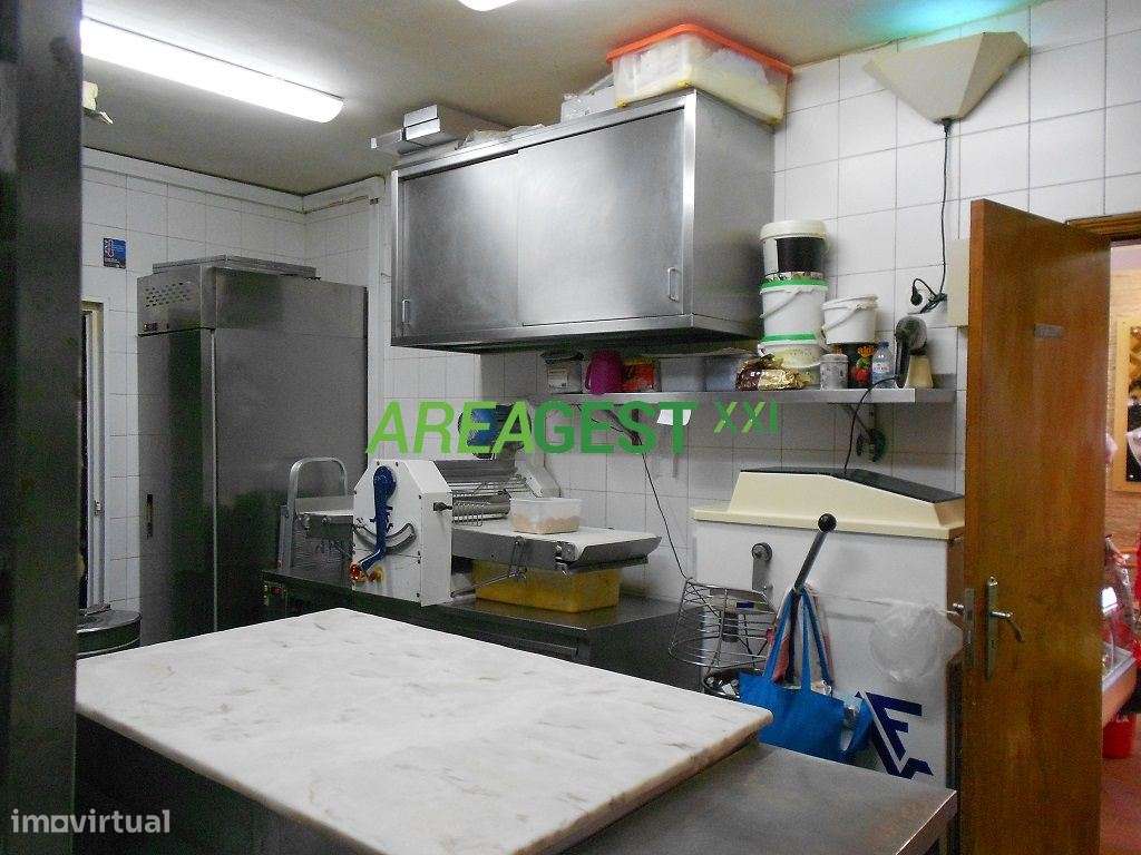 Loja para venda com rendimento, em Santa Iria da Azóia, Loures-9