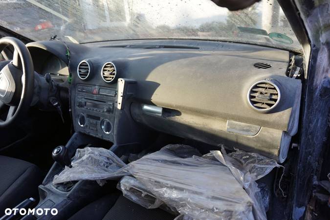 DESKA ROZDZIELCZA AIRBAG KONSOLA A3 8P AUDI 2003-2008 - 2