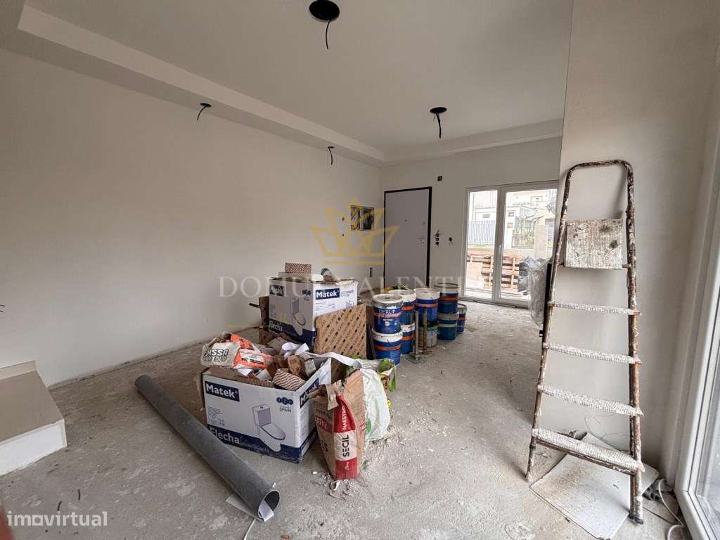 MORADIA GEMINADA -TRIPLEX T4 COM 3 WC
FERNÃO FERRO-9