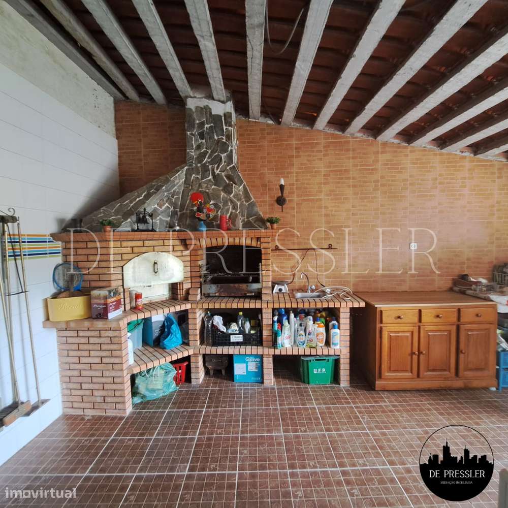 Excelente Moradia Isolada em Santo António da Charneca - Barreiro-12