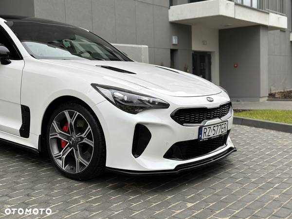 Kia Stinger - 9