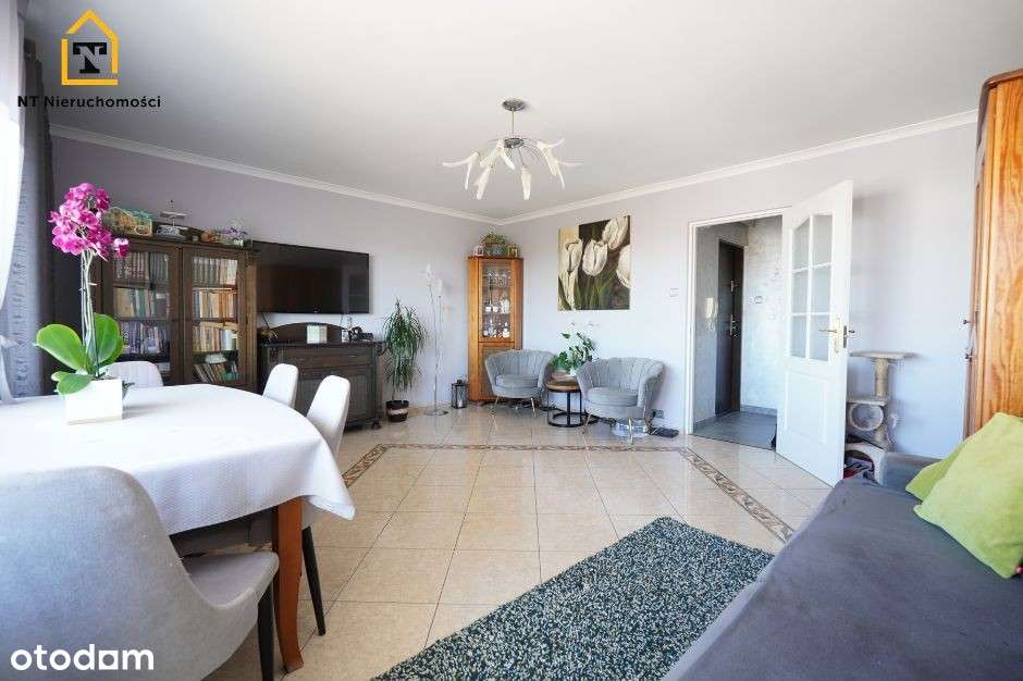 Trzypokojowe mieszkanie z balkonem loggia - os. Niepodległości.-1