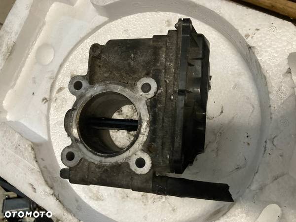 Przepustnica powietrza MAZDA CX5 2,0  SH01 136B0/ MAZDA 6 2,0 RF7J136B0D - 5