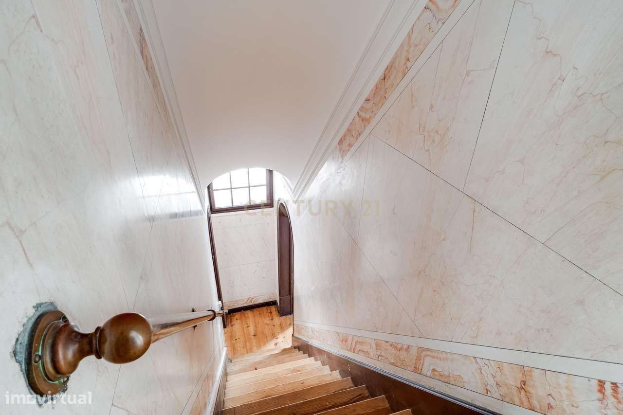 "Exclusiva Moradia Senhorial no Coração Histórico de Évora."-21