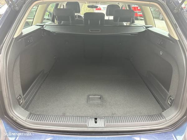 VW Passat Variant 1.6 TDI BlueMotion - 21