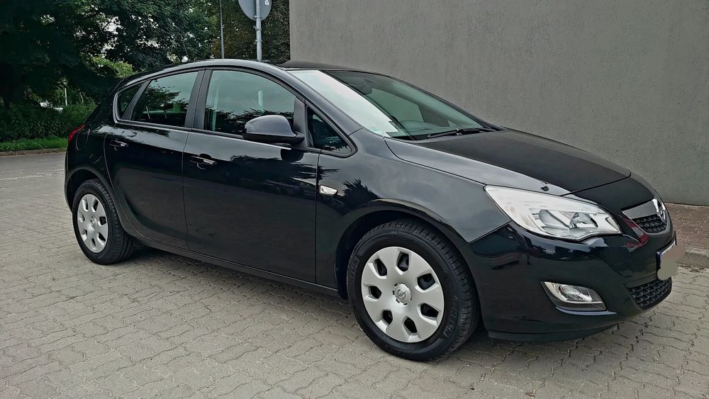 Opel Astra J (2009-2019) 1.6 Edition Sport 2012