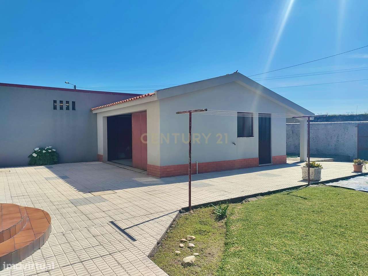 Moradia de 4 Frentes, com Excelente Zona Exterior e Garagem Fechada/Gi - Grande imagem: 4/19