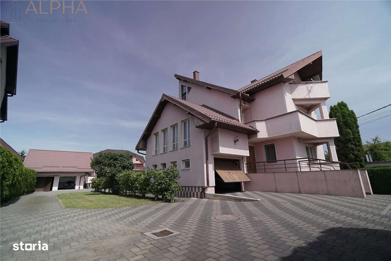 Vila eleganta cu piscina, teren generos si finisaje de calitate - Imagine principală: 2/15