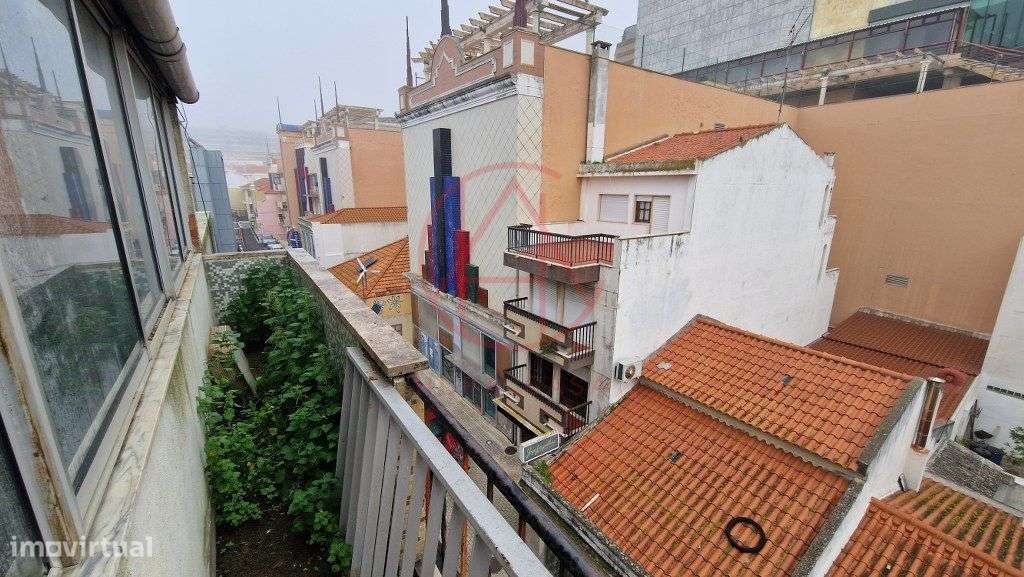 T2/T3 Vila Franca de Xira - P/remodelação total - Grande imagem: 3/14