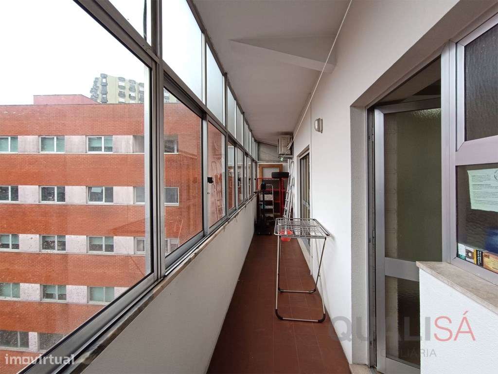 Apartamento T3+1 equipado, mobilado e com varandas localizado em S.... - Grande imagem: 2/33